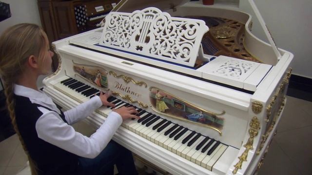 Бабочка (Григ) - рояль Блютнер Версаль (Blüthner Versailles, Leipzig) смотреть онлайн