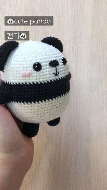 I am a cute lazy panda♥️ Вязаная панда #amigurumi #knittedtoys #crocheting #パンダ #팬더 #panda смотреть онлайн