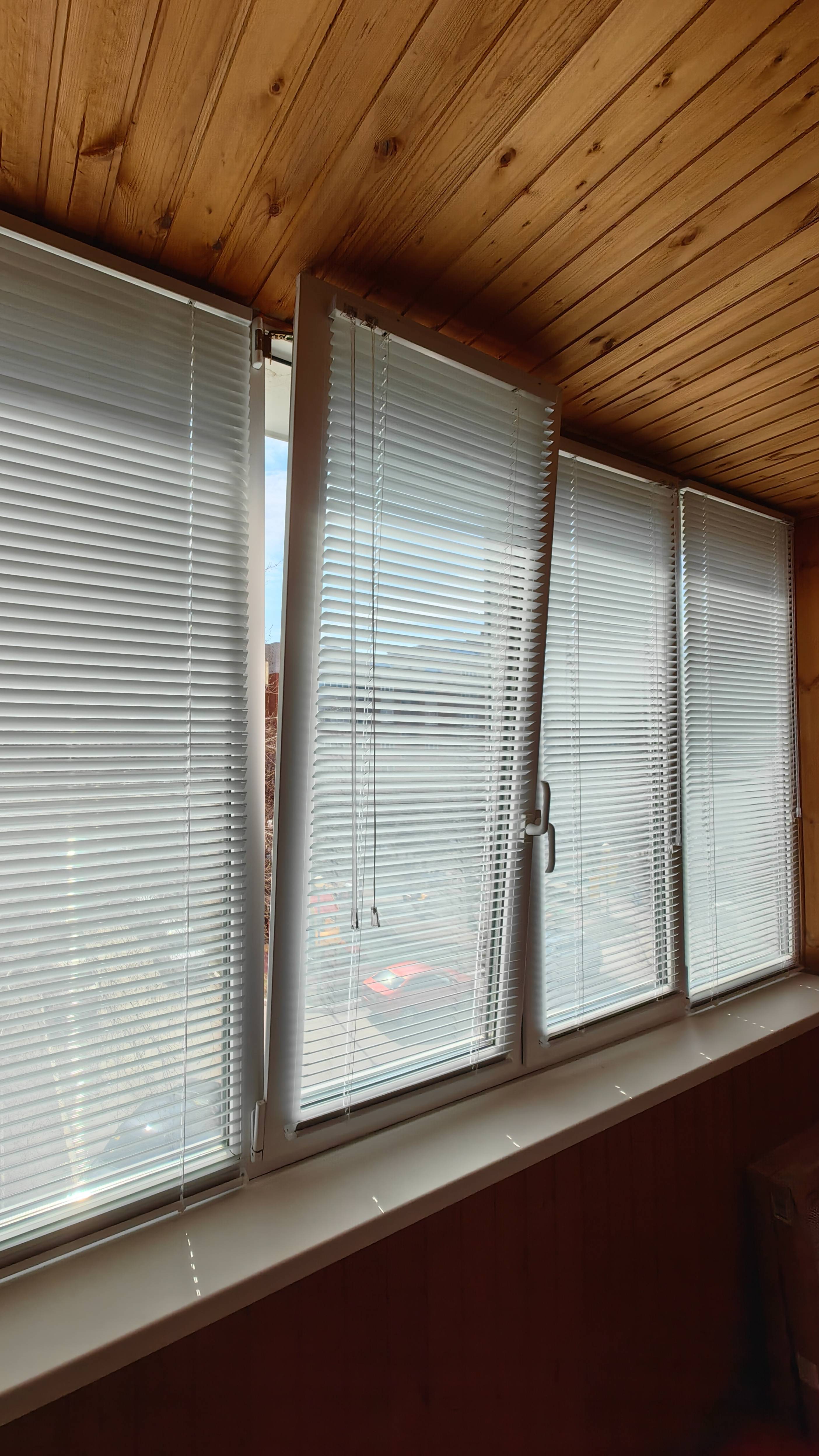 Установлены горизонтальные алюминиевые жалюзи #горизонтальныежалюзи #алюминиевыежалюзи