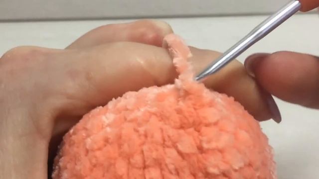 Как стянуть кольцо плюшевой пряжей