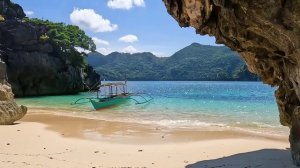 Океан. Лодка на берегу