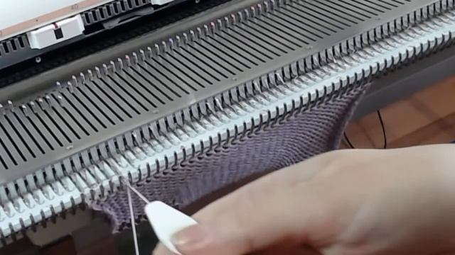 Закрытие петель на вязальной машине, деккером, через колок смотреть онлайн