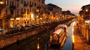 Милан, Италия. Ночная жизнь в столице моды Италии, 4K пешеходная экскурсия | #шариклайф