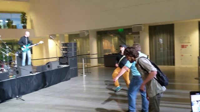 Авангард Леонтьев - Истеричка смотреть онлайн