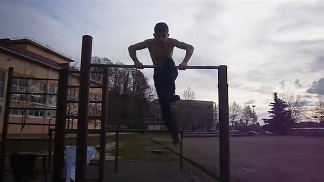 Приколы на турнике смотреть онлайн