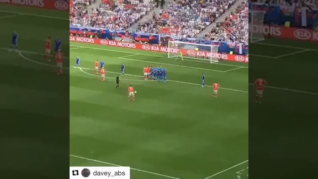 Гол Бэйла со штрафного Словакии на Евро  Вид с трибун