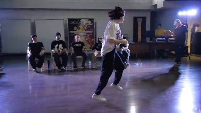 до 13 лет bboy Ginger vs bgirl Полинарий - "ALL OPTION" break dance battle смотреть онлайн