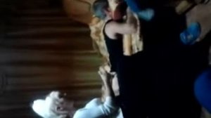 Мальчик Парень боится УКОЛОВ. Болючий (колючий) укол в попу