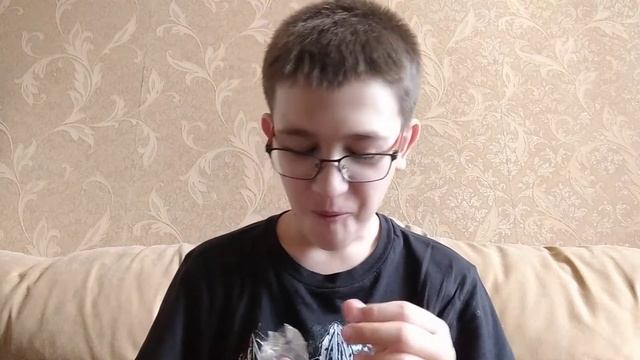 Дурень снимает обзор на конфеты))))))))))))