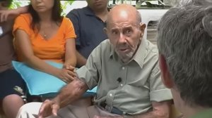 Жака Фреско перебивает сторонник теорий заговора..