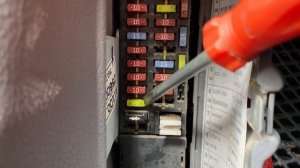 Hyundai Accent ПРЕДОХРАНИТЕЛИ В САЛОНЕ