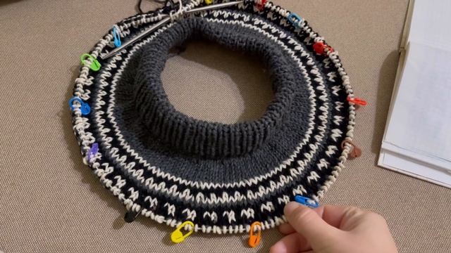 Успеть за час / Моя скорость вязания/ Интарсия, круглая кокетка/ Жаккард смотреть онлайн