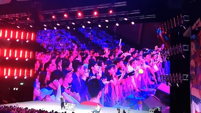 Интервью с Пилу Асбеком (Comic Con Astana 2019) смотреть онлайн