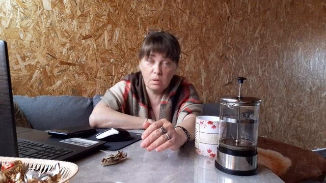 Радость длилась не долго , завтрак , посадила укроп , грядки с картошкой, Мартюшка сам моет Лапы смотреть онлайн