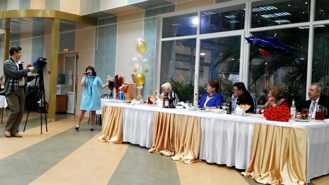 Тоня поет на Юбилее смотреть онлайн