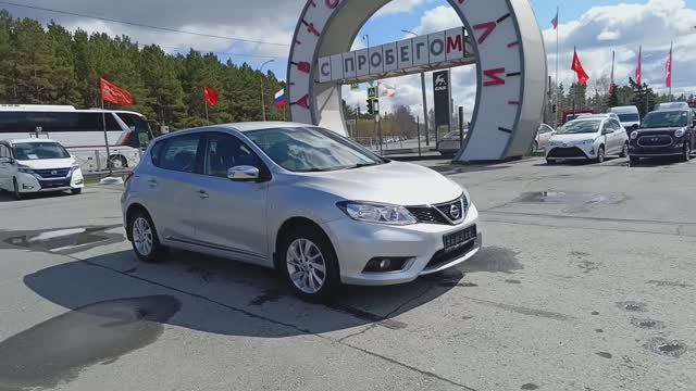 Nissan Tiida 1.6 CVT (117 л.с.) 2015 смотреть онлайн