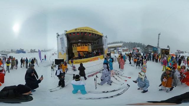 Про путешествия. Шерегеш 16 апреля 2023 GrelkaFest. Финал музыкального спуска. Видео в формате 360 смотреть онлайн