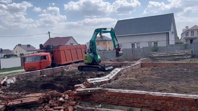 Демонтаж старого фундамента