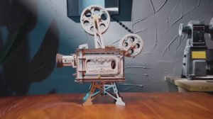 Кинопроектор LK601 от ROKR и Robotime - полностью рабочий и функциональный, деревянный конструктор