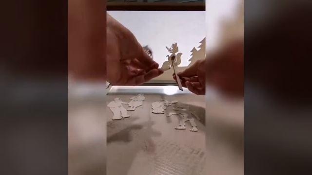 Как же легко фигурки крепятся к экрану! А руки пока готовят новых персонажей! 👍 смотреть онлайн