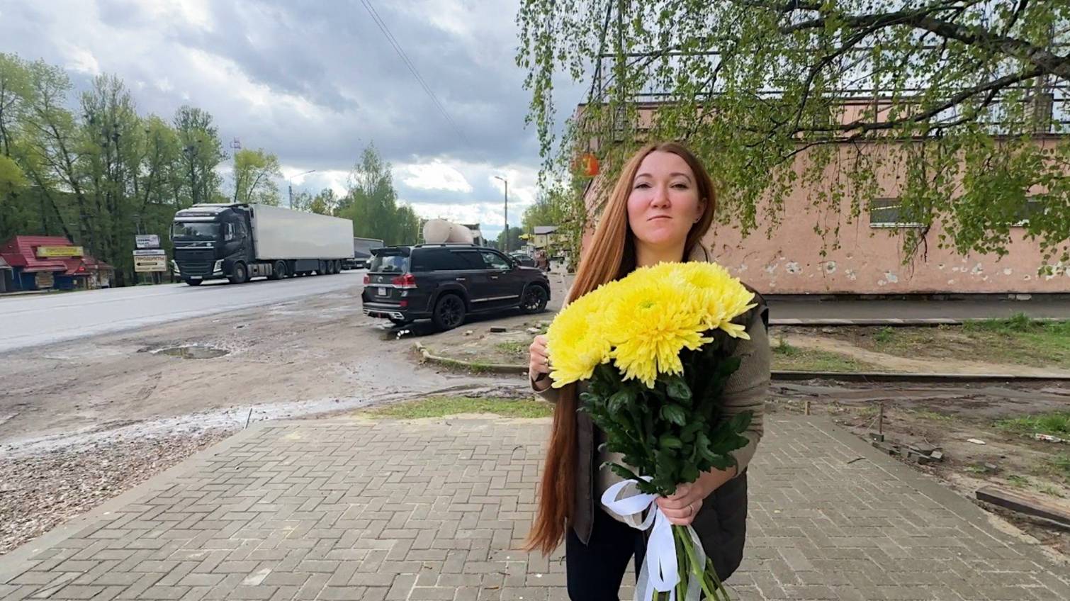 Едем в гости к родителям поздравлять бабушку. Как прошел праздник? Как начиналась жизнь в деревне? смотреть онлайн