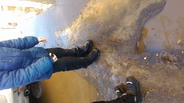 Вот идеот пошол в лужу смотреть онлайн