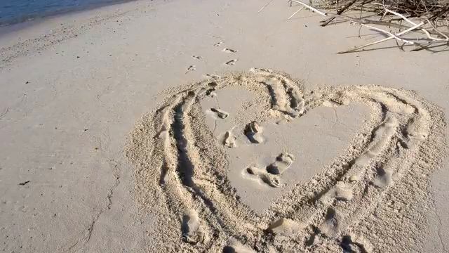 Музыка Ello. Прикольный голос. Поднимает настроение!