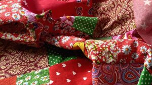 Просто попробуй сшить вместе несколько кусков ткани: легкий способ сшить лоскутное одеяло