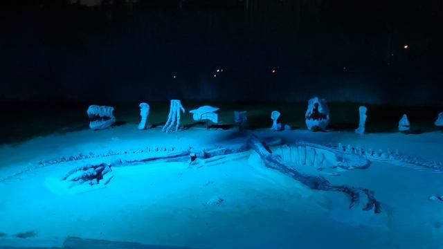 Динозавры из Юрского периода в Dubai Garden Glow, г. Дубай