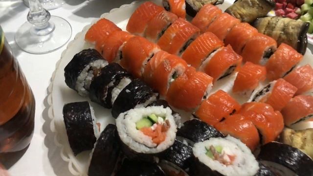 День Рождения Лизы🐱🎉|13лет|Готовим роллы🍱 смотреть онлайн