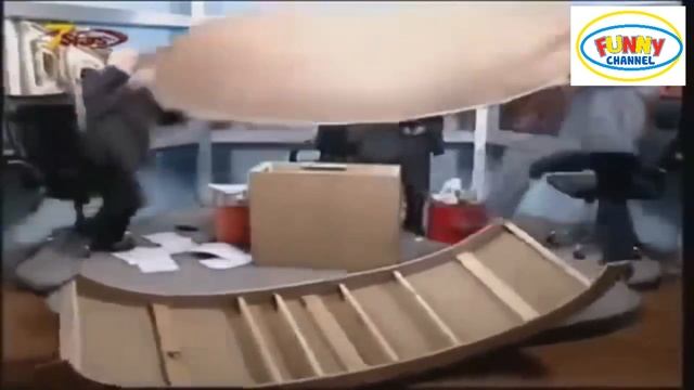 Смешные моменты из жизни \ Top \ Funny moments from life \ Приколы с людьми \ Funny Video 2020 смотреть онлайн