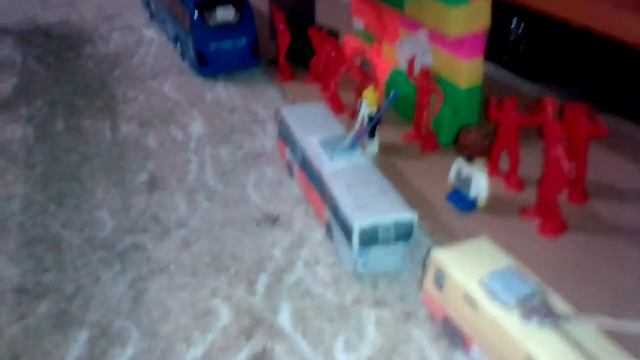 Едем на троллейбусе из бумаги на восьмом троллейбусном маршруте смотреть онлайн