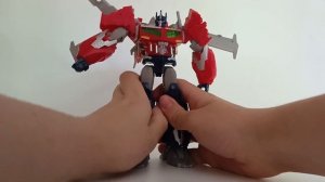 Обзор на Transformers Prime Beast hunters Voyager Class Optimus Prime