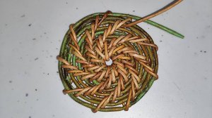 МК. Длинный виток в корневым плетением из бумажной лозы. #475