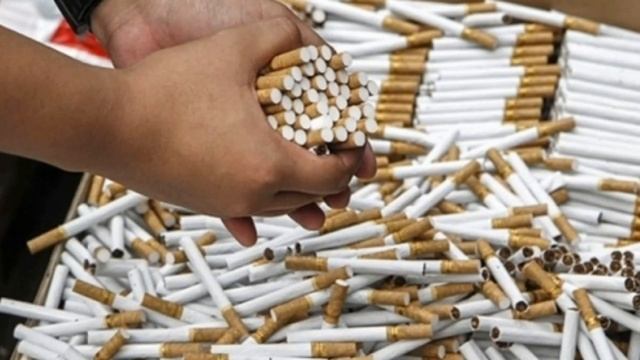 Лукашенко в панике! В Литве задержали одну из самых крупных партий белорусских сигарет! смотреть онлайн