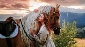 Несколько месяцев ЖИВУ ОДНА в ДЕРЕВНЕ! Хозяйка хочет повысить аренду. Соседа помогает в стройке