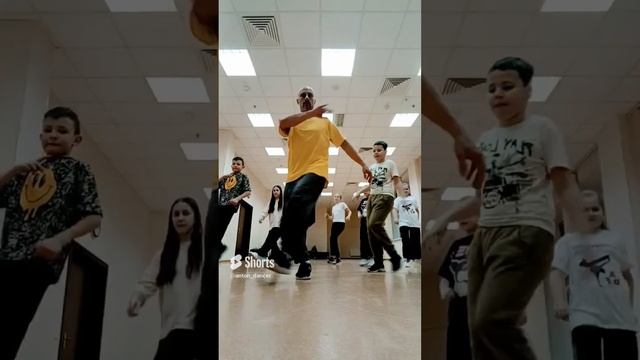 Шаффл танец! Танцы для всех. #dance #shuffledance #обучение #топ