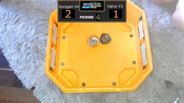 Бейблэйд Берст - битва самых сильных беев Takara Tomy. Спрайзен Реквием VS  Фафнир Ф3 |DenKa Tube