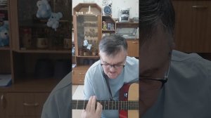 "Италия,Комо"- автор слов и музыки Александр Власов.