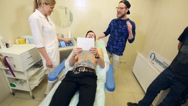 Эксперимент! Парни пробуют РОЖАТЬ! Облизали Клявера в наказание. смотреть онлайн