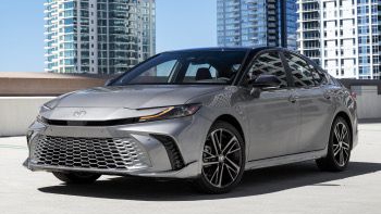 Представлена новая Toyota Camry 2026: какие изменения получил флагман смотреть онлайн