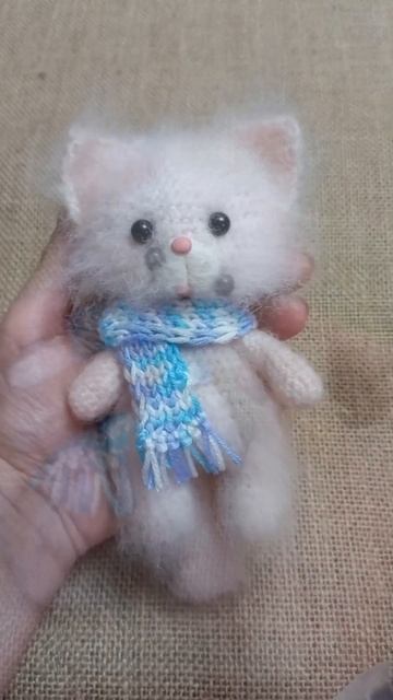 Вязаный котенок #cat #вязаныеигрушки #вязание #вязаныйкот #crochet #коты смотреть онлайн