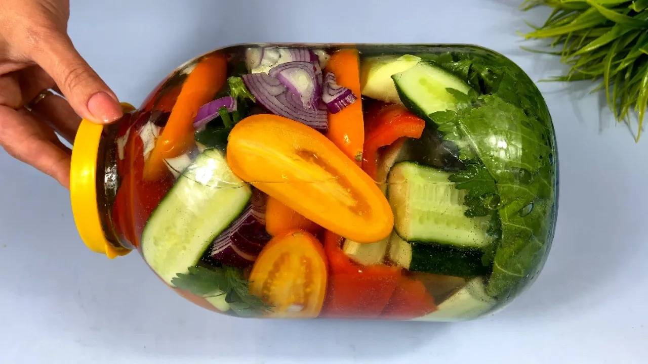 Готовлю пять минут, ЕДИМ НЕДЕЛЮ! Просто сложите овощи в БАНКУ! Быстро и вкусно ОЧЕНЬ! смотреть онлайн