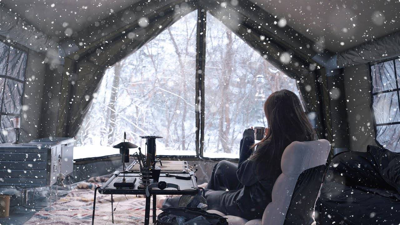 Разбиваем лагерь в снегу, наблюдая, как тихо сходит последний снег этой зимой. camping ASMR смотреть онлайн