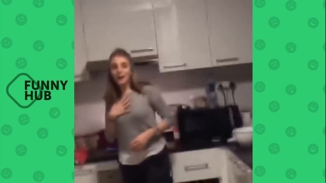 СМЕШНЫЕ ИСПУГИ ЛЮДЕЙ И ЖИВОТНЫХ #22 смотреть онлайн