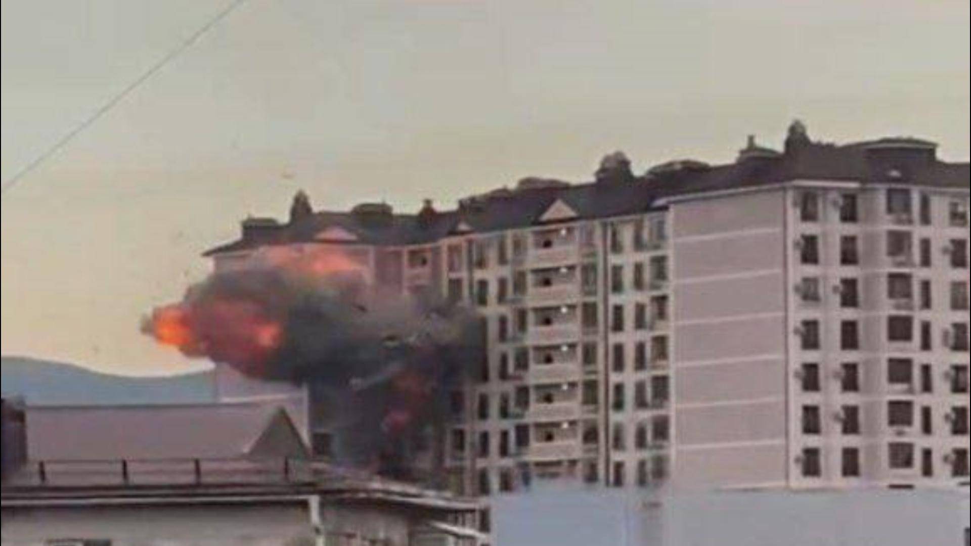 Дрон упал на жилой дом в Новороссийске смотреть онлайн