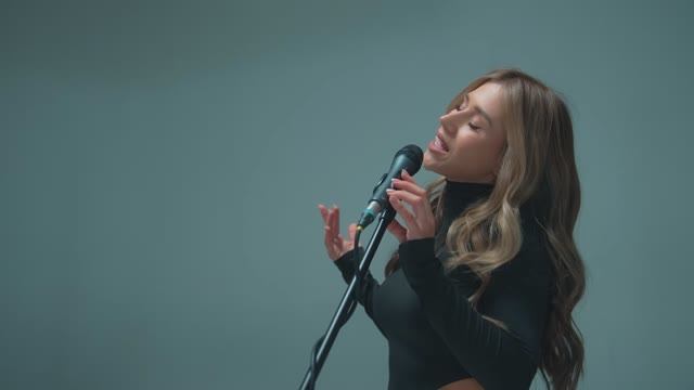 KRISMI - LIve Mix 2025 4K Progressive House Melodic Techno DJ Mix смотреть онлайн