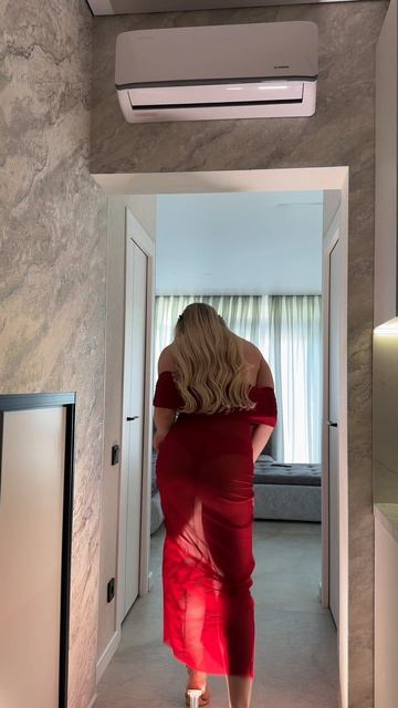 Локоны, как волны: Блондинка, которая покоряет сердца