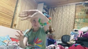 открываем пакетики из пятёрочки.