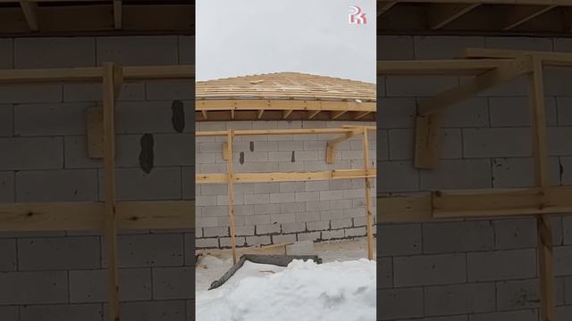 Вальмовая, четырехскатная крыша. Стропильная система ..